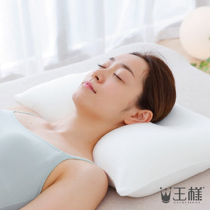 King's Neck Support Pillow, with two pillowcases